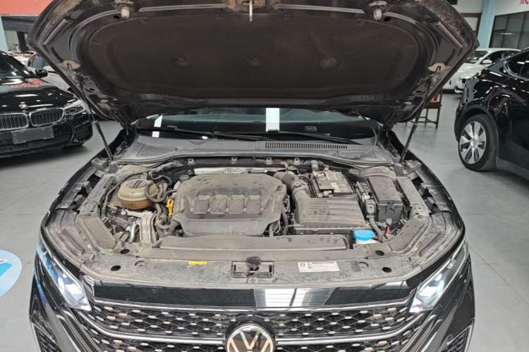 Used Volkswagen Passat 2022 330TSI Starry Luxury Edition Engine Bay
