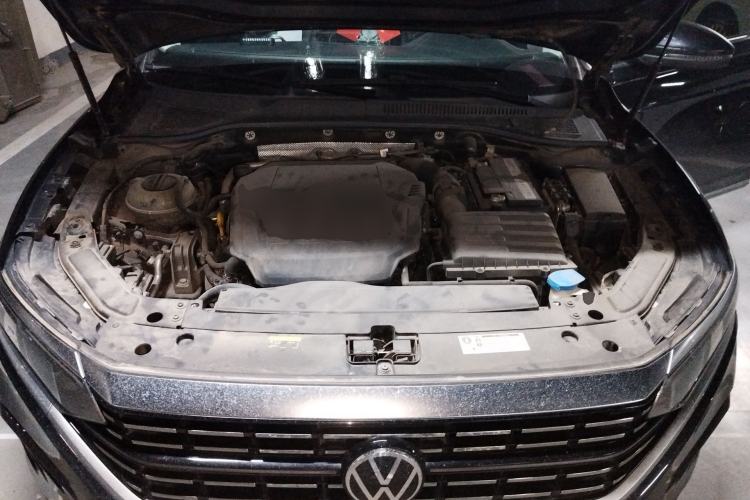 Used Volkswagen Passat 2022 330TSI Luxury Edition Engine Bay