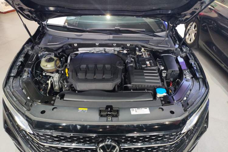 Used Volkswagen Passat 2022 330TSI Starry Luxury Edition Engine Bay