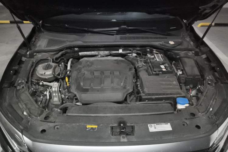 Used Volkswagen Passat 2022 330TSI Luxury Edition Engine Bay