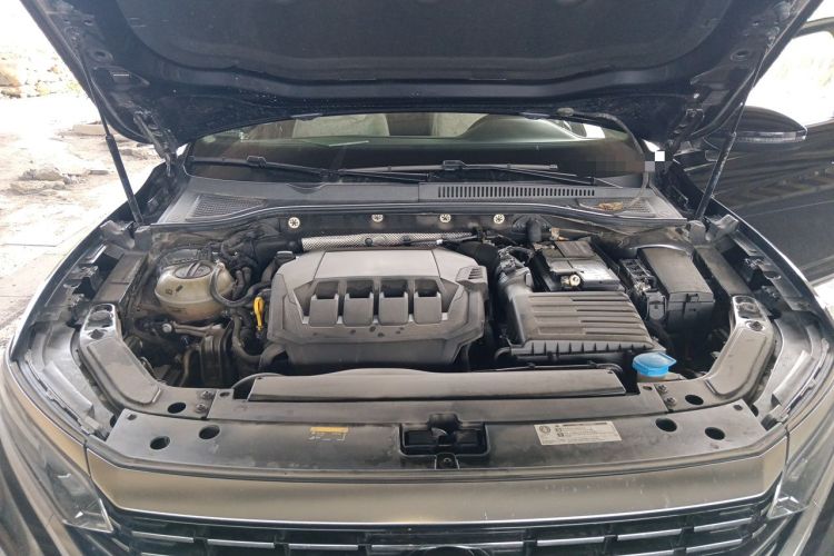 Used Volkswagen Passat 2022 330TSI Luxury Edition Engine Bay