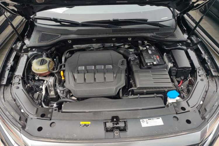 Used Volkswagen Passat 2022 330TSI Luxury Edition Engine Bay