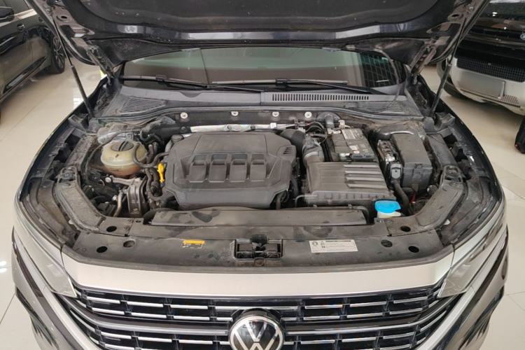 Used Volkswagen Passat 2022 330TSI Luxury Edition Engine Bay