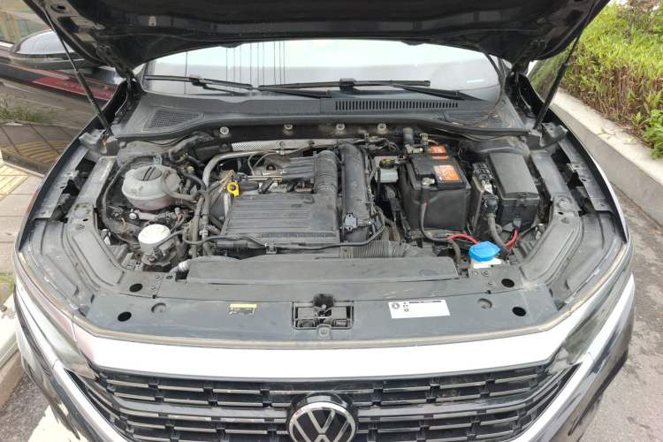 Used Volkswagen Passat 2022 280TSI Elite Edition Engine Bay