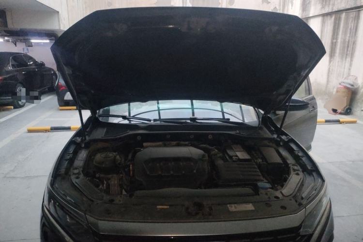 Used Volkswagen Passat 2022 330TSI Luxury Edition Engine Bay