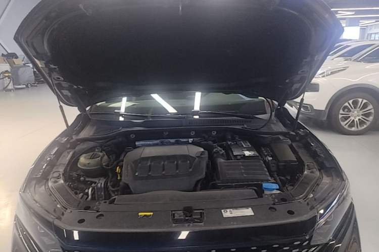 Used Volkswagen Passat 2022 330TSI Starry Luxury Edition Engine Bay