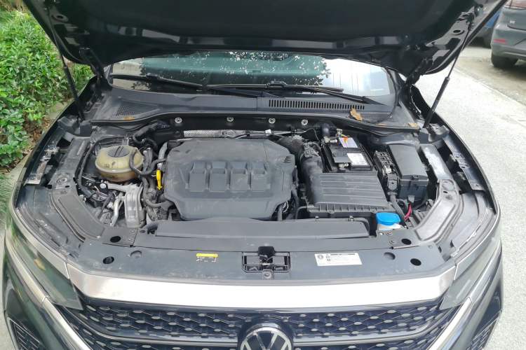 Used Volkswagen Passat 2022 330TSI Starry Luxury Edition Engine Bay
