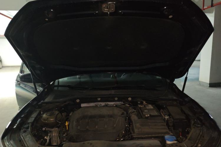 Used Volkswagen Passat 2022 330TSI Luxury Edition Engine Bay