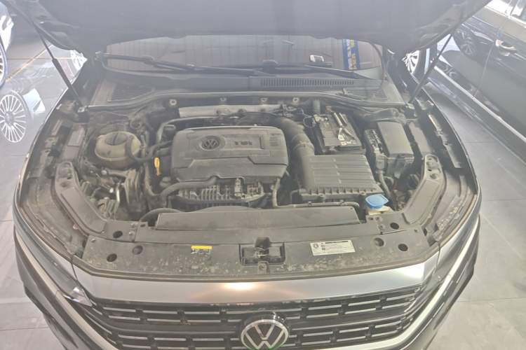 Used Volkswagen Passat 2022 380TSI Flagship Edition Engine Bay