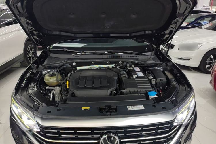 Used Volkswagen Passat 2022 330TSI Luxury Edition Custom Version Engine Bay