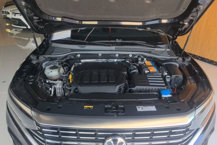Used Volkswagen Passat 2022 330TSI Elite Edition Engine Bay