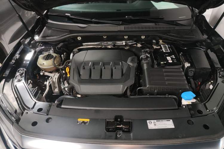 Used Volkswagen Passat 2022 330TSI Elite Edition Engine Bay