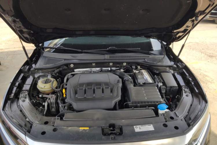 Used Volkswagen Passat 2022 330TSI Luxury Edition Engine Bay