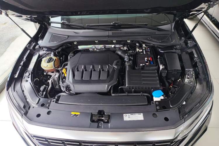 Used Volkswagen Passat 2022 330TSI Luxury Edition Engine Bay