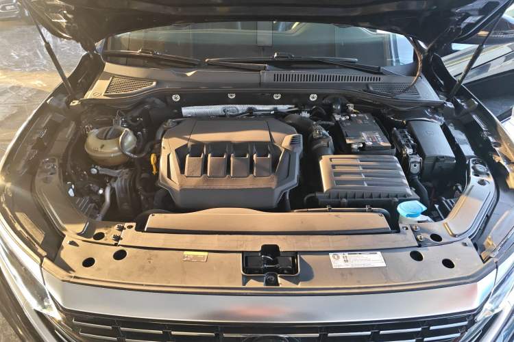 Used Volkswagen Passat 2022 330TSI Elite Edition Engine Bay