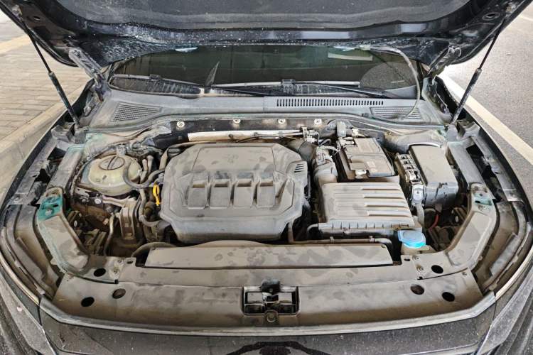 Used Volkswagen Passat 2022 330TSI Luxury Edition Engine Bay
