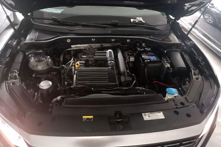 Used Volkswagen Passat 2022 280TSI Business Edition Engine Bay