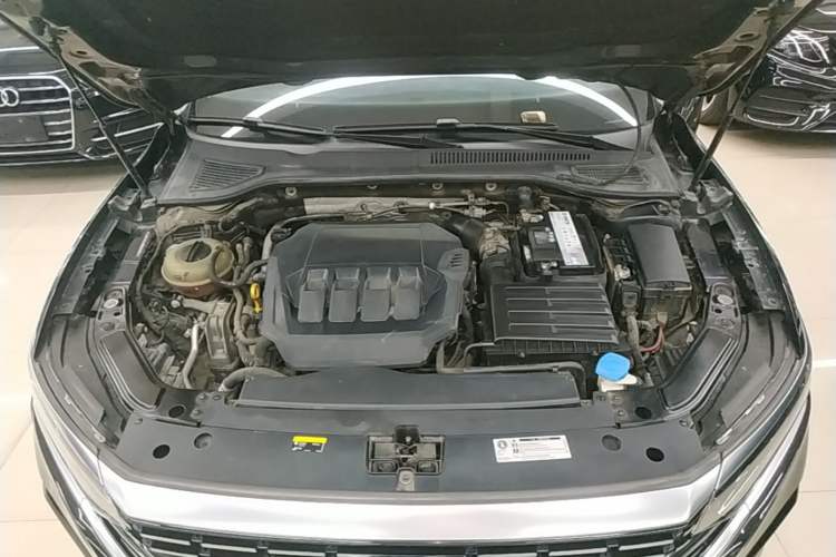 Used Volkswagen Passat 2022 330TSI Elite Edition Engine Bay