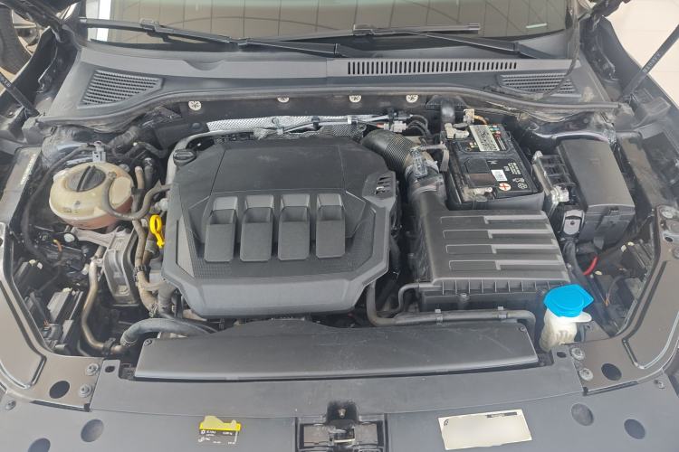 Used Volkswagen Passat 2022 330TSI Luxury Edition Engine Bay