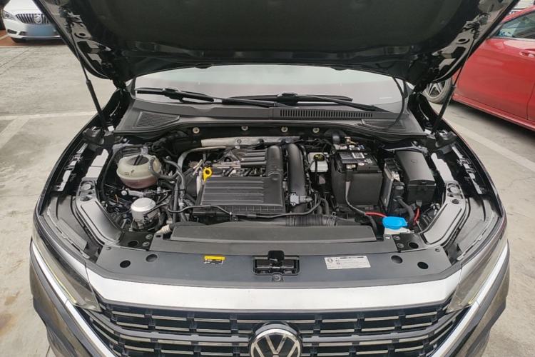 Used Volkswagen Passat 2022 280TSI Business Edition Engine Bay