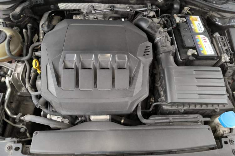 Used Volkswagen Passat 2022 330TSI Luxury Edition Engine Bay