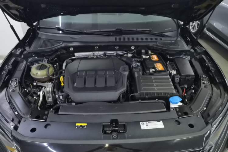Used Volkswagen Passat 2022 330TSI Starry Luxury Edition Engine Bay