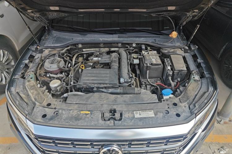 Used Volkswagen Passat 2022 280TSI Business Edition Engine Bay
