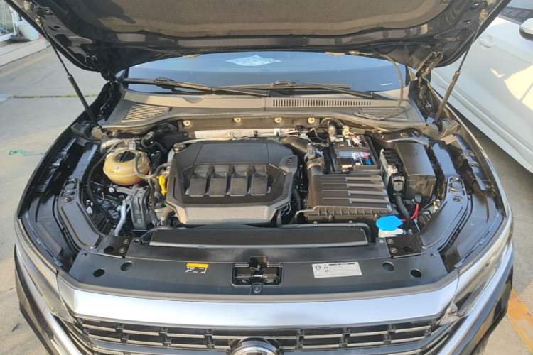 Used Volkswagen Passat 2022 330TSI Luxury Edition Engine Bay