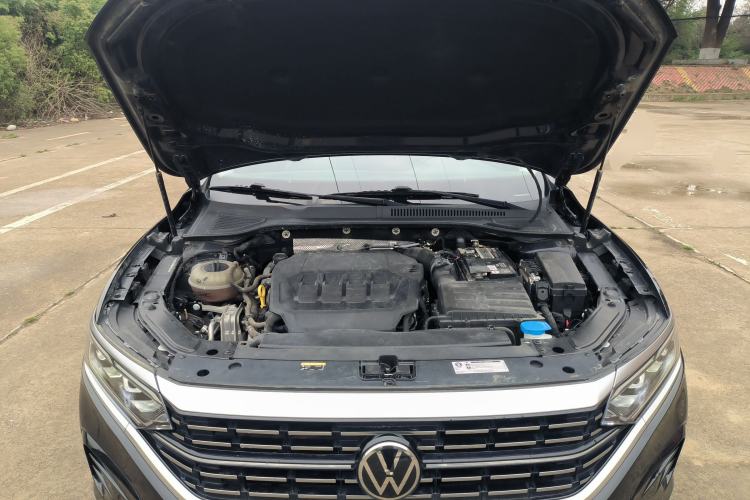 Used Volkswagen Passat 2022 330TSI Luxury Edition Engine Bay