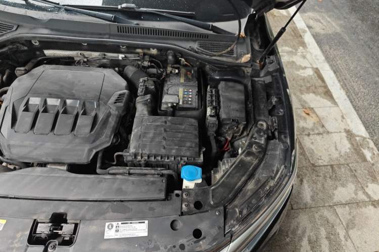 Used Volkswagen Passat 2022 330TSI Elite Edition Engine Bay Left
