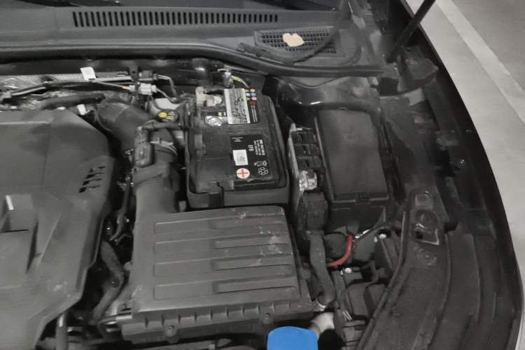 Used Volkswagen Passat 2022 330TSI Luxury Edition Engine Bay Left