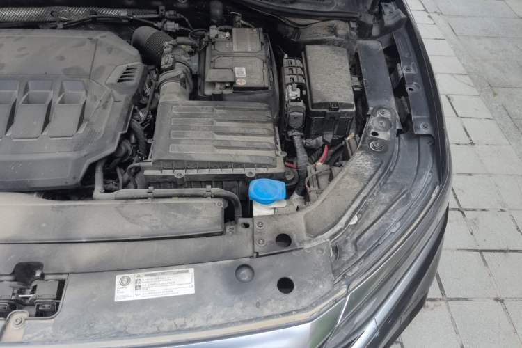 Used Volkswagen Passat 2022 330TSI Luxury Edition Engine Bay Left