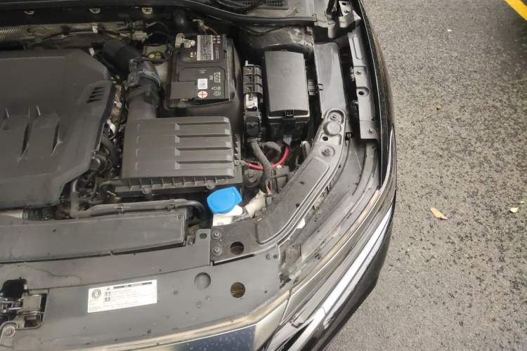 Used Volkswagen Passat 2022 330TSI Luxury Edition Engine Bay Left