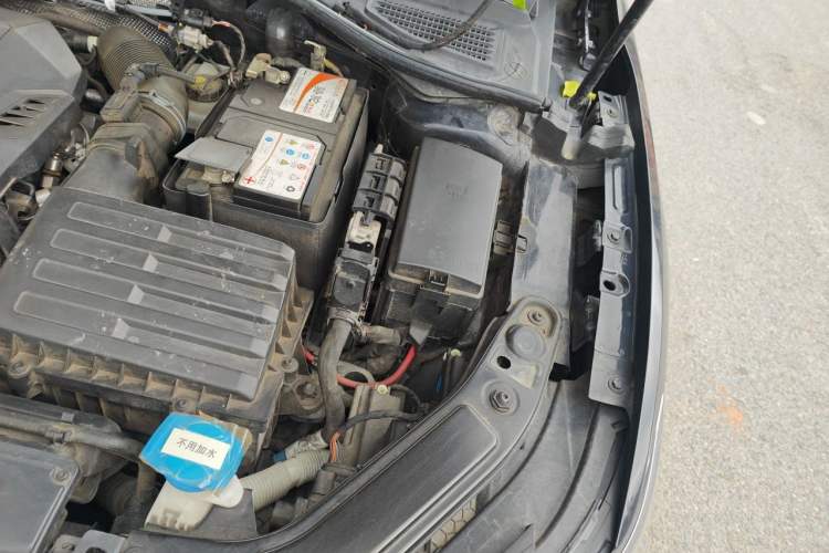 Used Volkswagen Passat 2022 330TSI Luxury Edition Engine Bay Left