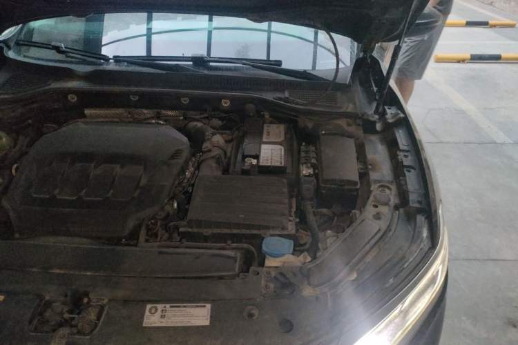 Used Volkswagen Passat 2022 330TSI Luxury Edition Engine Bay Left