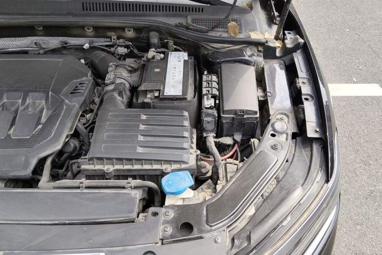 Used Volkswagen Passat 2022 330TSI Luxury Edition Engine Bay Left