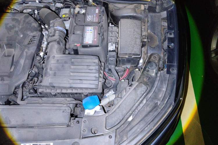 Used Volkswagen Passat 2022 330TSI Luxury Edition Engine Bay Left