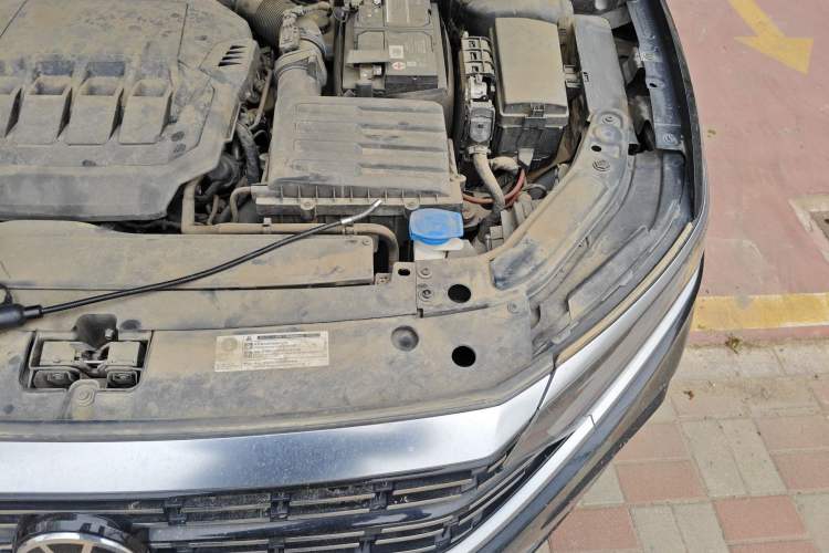 Used Volkswagen Passat 2022 330TSI Elite Edition Engine Bay Left
