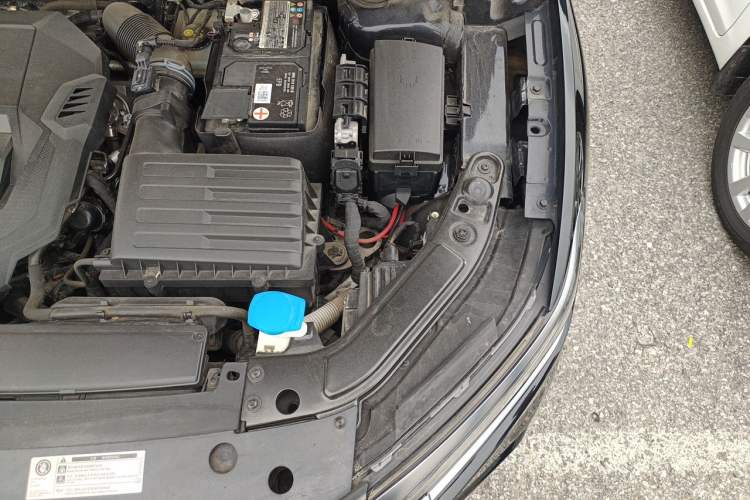 Used Volkswagen Passat 2022 330TSI Elite Edition Engine Bay Left