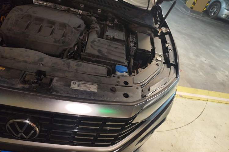 Used Volkswagen Passat 2022 330TSI Elite Edition Engine Bay Left