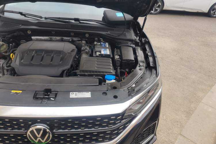 Used Volkswagen Passat 2022 330TSI Starry Luxury Edition Engine Bay Left