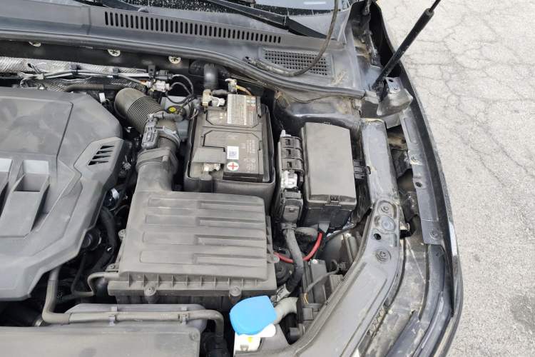 Used Volkswagen Passat 2022 330TSI Luxury Edition Engine Bay Left