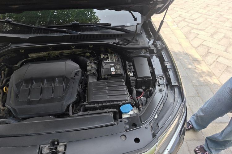 Used Volkswagen Passat 2022 330TSI Luxury Edition Engine Bay Left