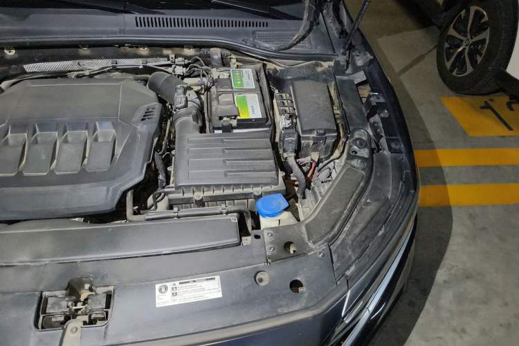 Used Volkswagen Passat 2022 330TSI Elite Edition Engine Bay Left