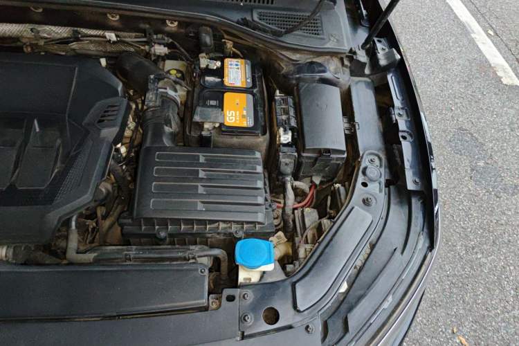 Used Volkswagen Passat 2022 330TSI Luxury Edition Engine Bay Left
