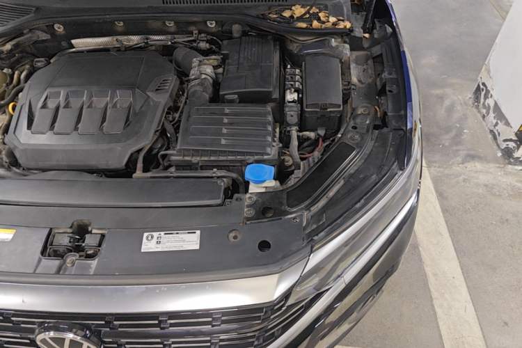 Used Volkswagen Passat 2022 330TSI Luxury Edition Engine Bay Left
