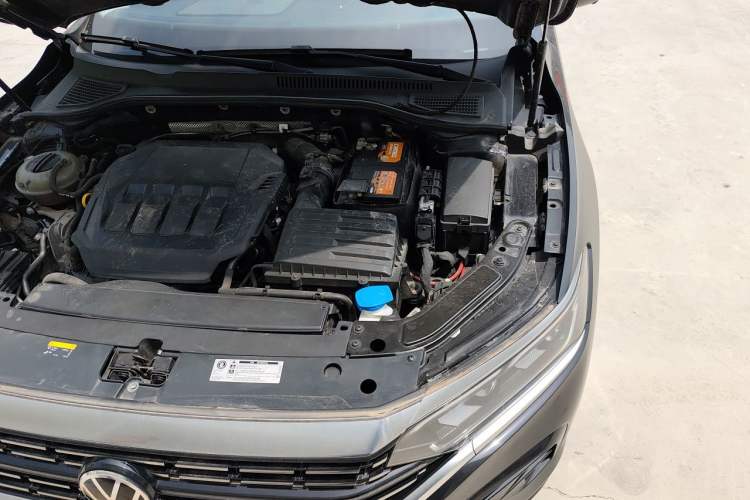 Used Volkswagen Passat 2022 330TSI Luxury Edition Engine Bay Left