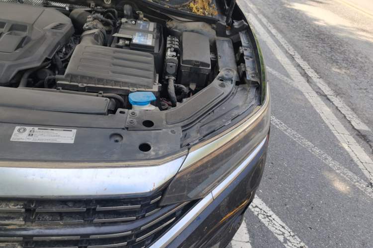 Used Volkswagen Passat 2022 330TSI Elite Edition Engine Bay Left
