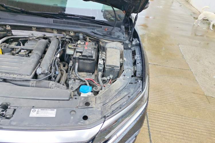 Used Volkswagen Passat 2022 280TSI Business Edition Engine Bay Left