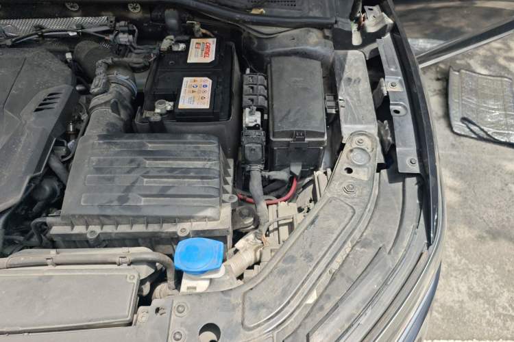 Used Volkswagen Passat 2022 330TSI Luxury Edition Engine Bay Left